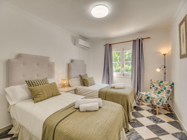 5 Soveroms Villa i Nueva Andalucía