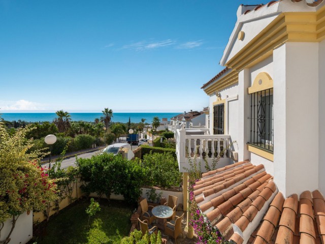 4 Bedrooms Townhouse in Calahonda