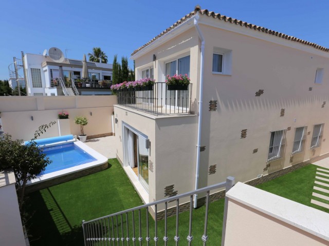 4 Bedrooms Villa in San Pedro de Alcántara