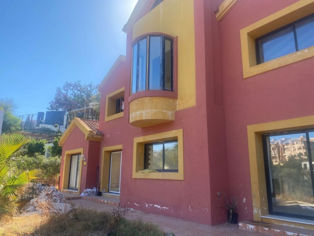 Villa Elviria - R5183110