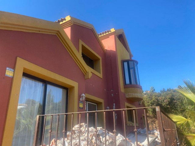 6 Soveroms Villa i Elviria