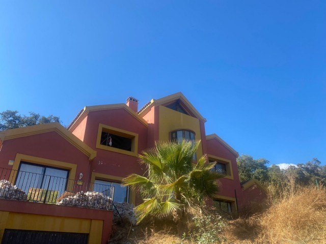 6 Soveroms Villa i Elviria