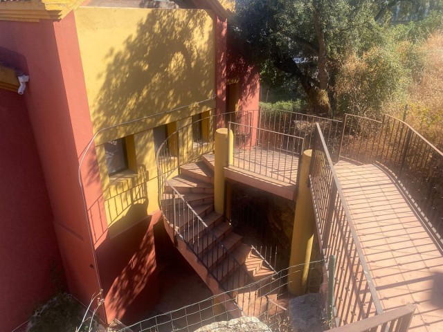 6 Soveroms Villa i Elviria