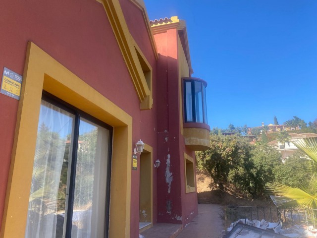 6 Makuuhuoneen Huvila Elviria