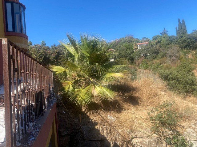 6 Makuuhuoneen Huvila Elviria