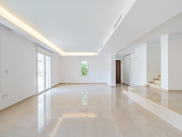 3 Bedrooms Townhouse in Nueva Andalucía