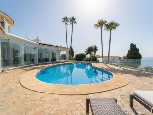 5 Bedrooms Villa in Mijas Costa