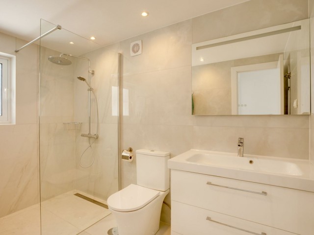 3 Bedrooms Villa in Estepona