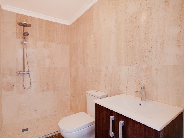 4 Bedrooms Villa in Estepona