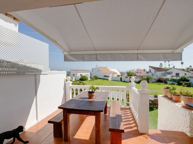 4 Bedrooms Townhouse in Estepona