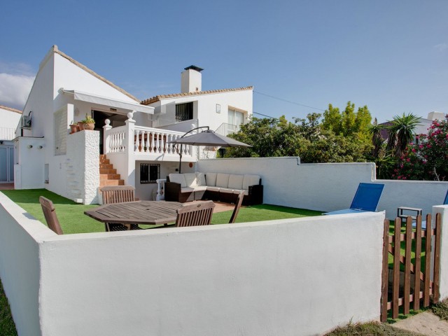 4 Bedrooms Townhouse in Estepona