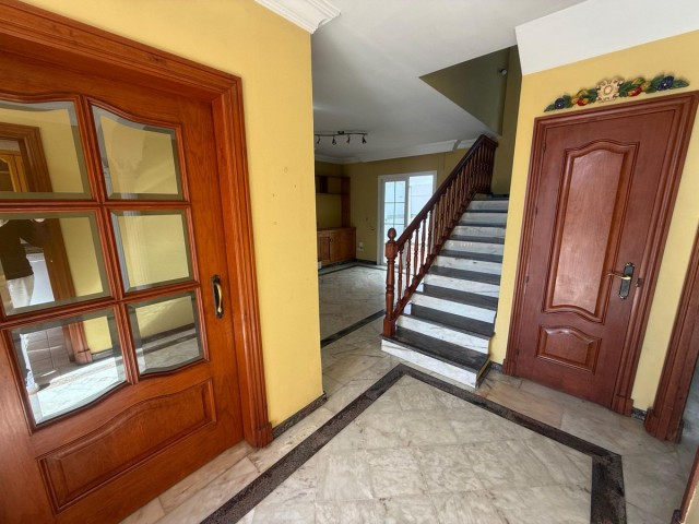 Maison mitoyenne avec 4 Chambres  à Cancelada