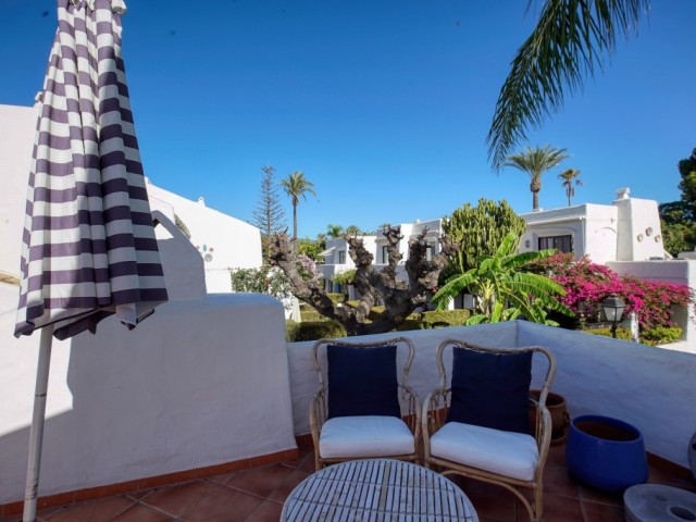 2 Bedrooms Townhouse in Estepona