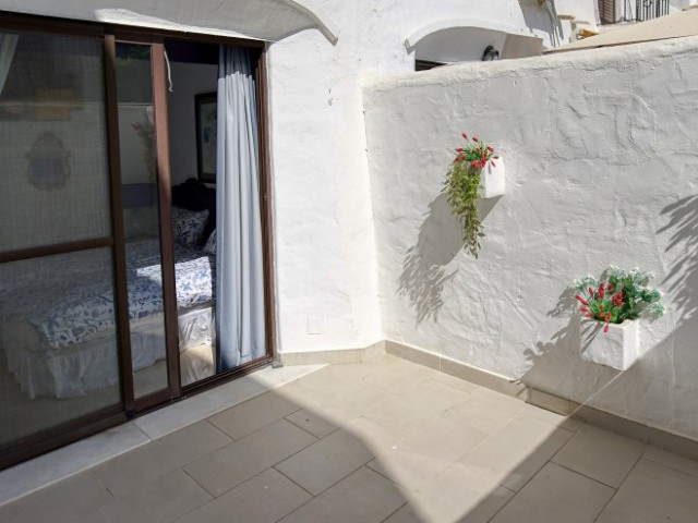2 Bedrooms Townhouse in Estepona
