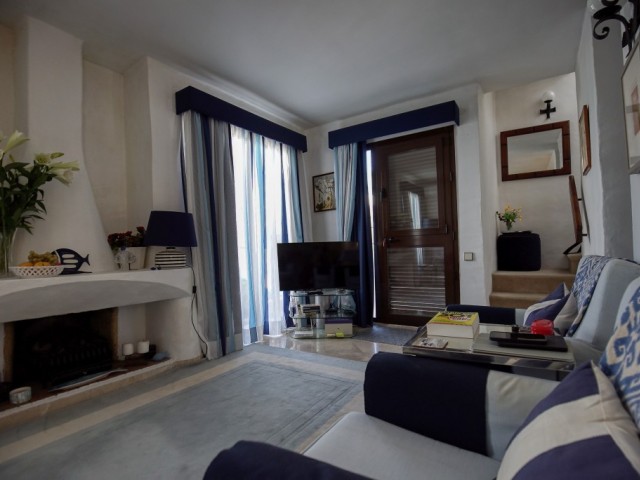 2 Bedrooms Townhouse in Estepona