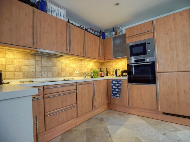 2 Bedrooms Townhouse in Estepona