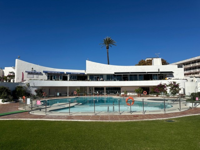 Maison mitoyenne avec 2 Chambres  à Estepona