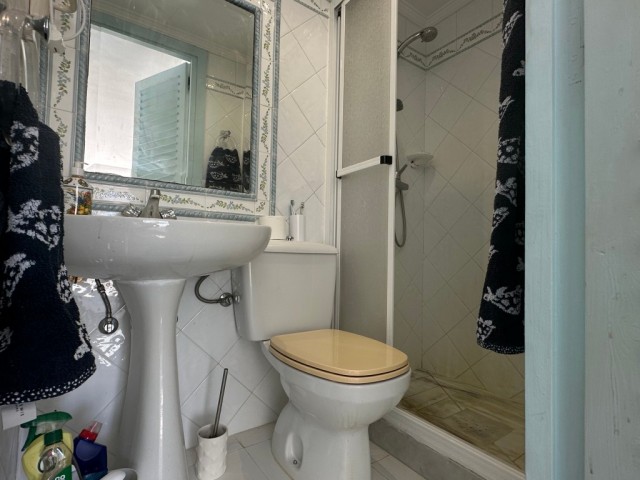 Maison mitoyenne avec 2 Chambres  à Estepona