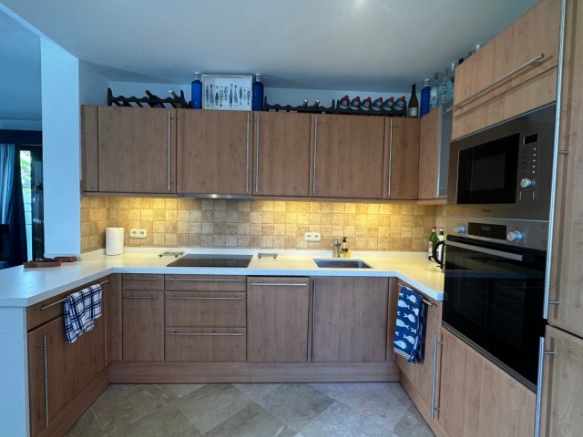 Maison mitoyenne avec 2 Chambres  à Estepona