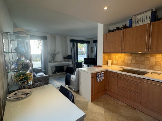 Maison mitoyenne avec 2 Chambres  à Estepona