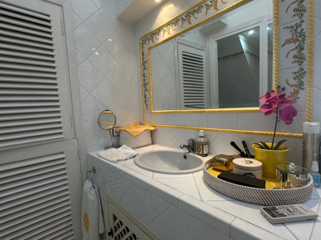 Maison mitoyenne avec 2 Chambres  à Estepona