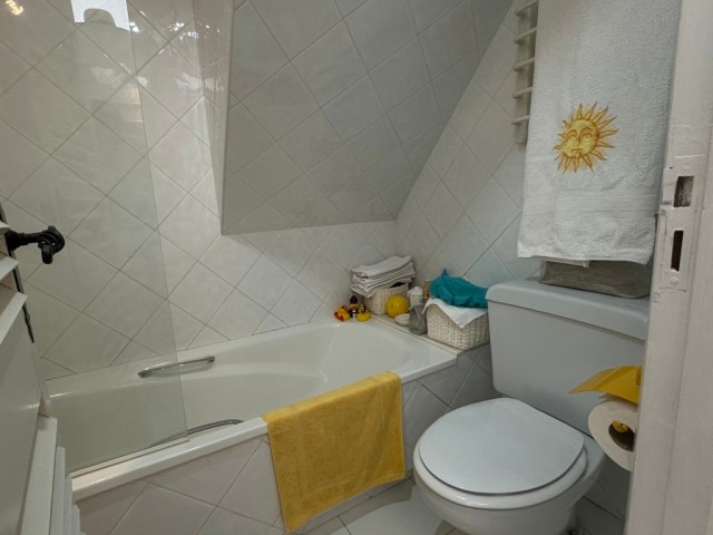 Maison mitoyenne avec 2 Chambres  à Estepona