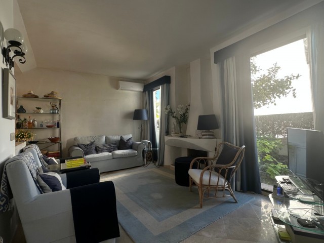 Maison mitoyenne avec 2 Chambres  à Estepona