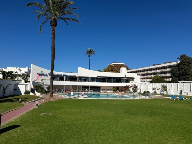 Maison mitoyenne avec 2 Chambres  à Estepona