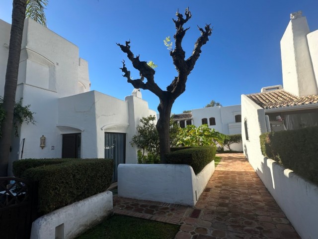 Maison mitoyenne avec 2 Chambres  à Estepona