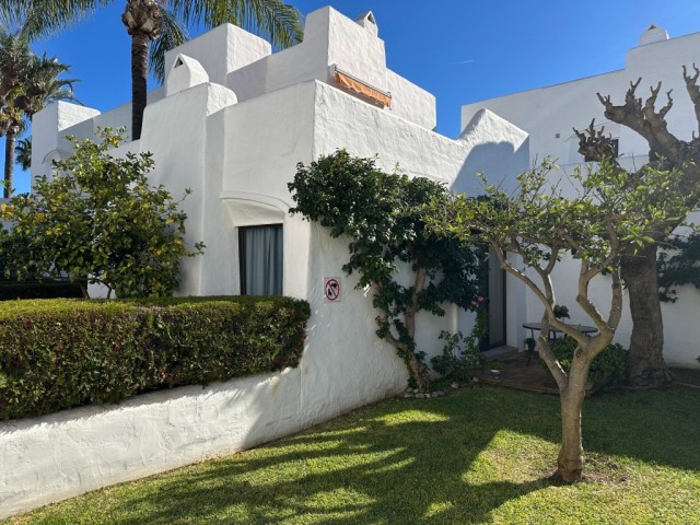 2 Bedrooms Townhouse in Estepona