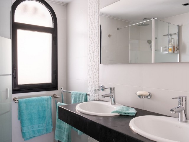 3 Makuuhuoneen Rivitalo Costalita