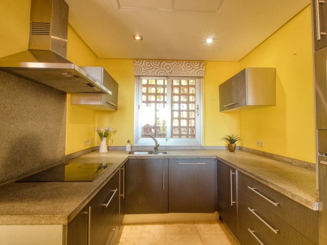 Adosado con 4 Dormitorios  en Manilva