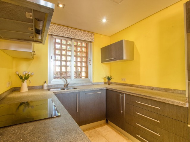 Adosado con 4 Dormitorios  en Manilva