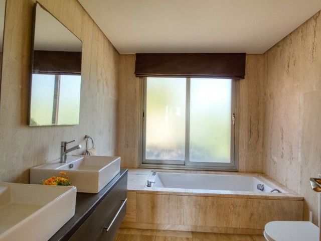 4 Slaapkamer Rijtjeshuis in Manilva