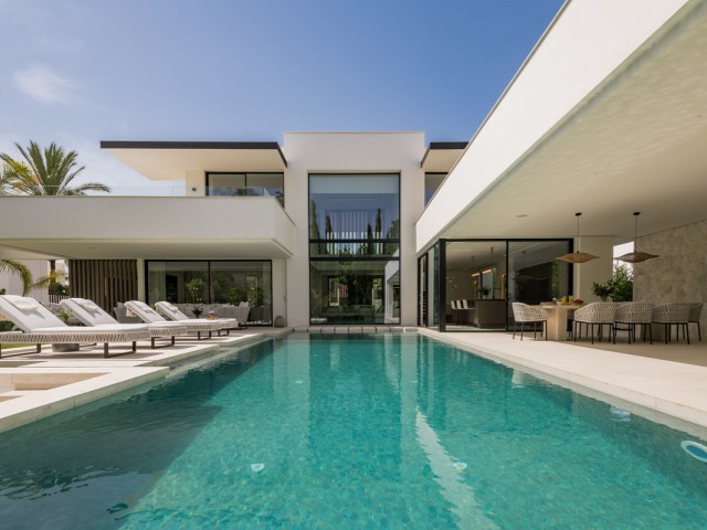 5 Sovrums Villa i Nueva Andalucía