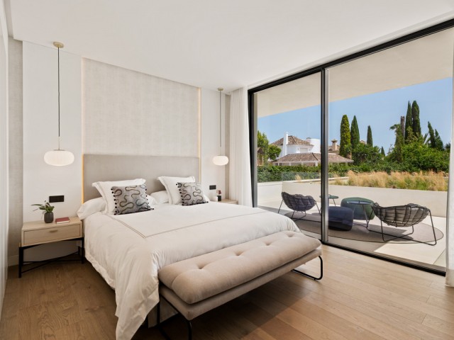 5 Bedrooms Villa in Nueva Andalucía