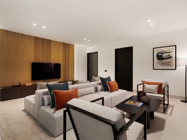 5 Bedrooms Villa in Nueva Andalucía