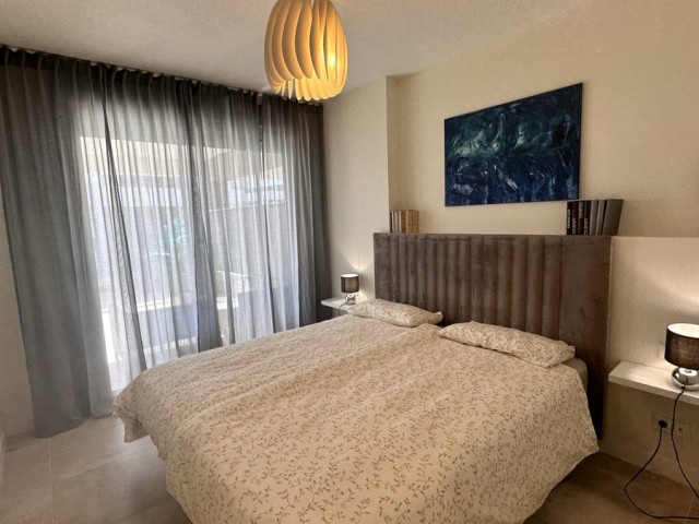 Apartamento con 2 Dormitorios  en Selwo