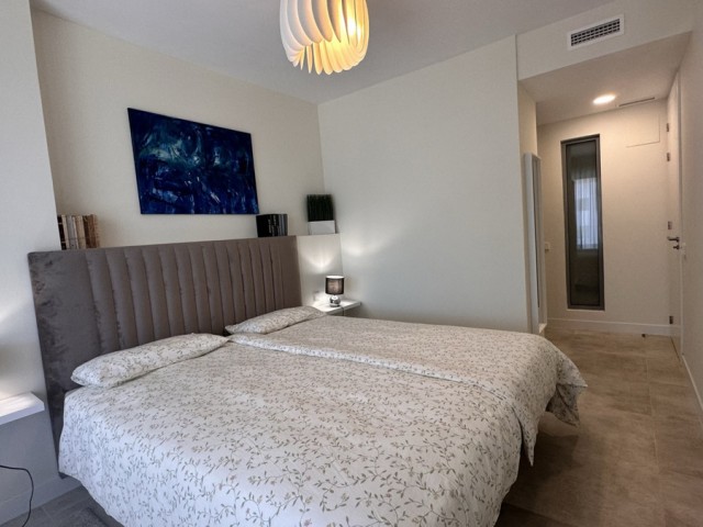 Apartamento con 2 Dormitorios  en Selwo