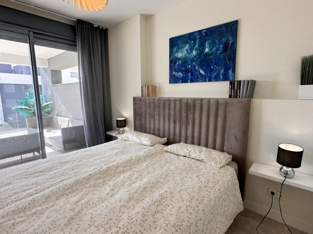 Apartamento con 2 Dormitorios  en Selwo