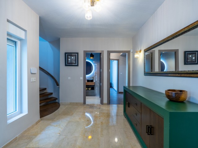 4 Sovrums Villa i Marbesa