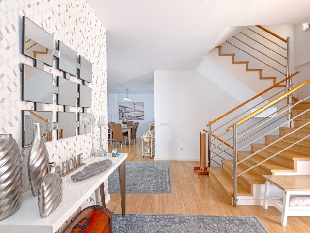 5 Slaapkamer Rijtjeshuis in San Pedro de Alcántara