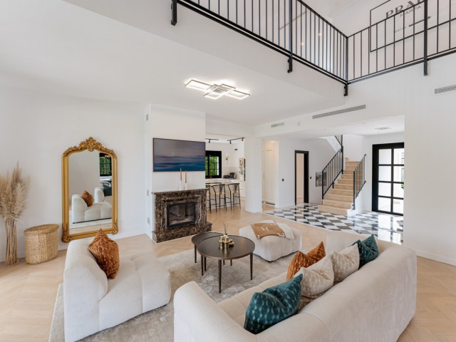 6 Soveroms Rekkehus i Estepona