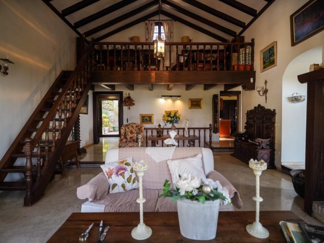 5 Makuuhuoneen Huvila Mijas