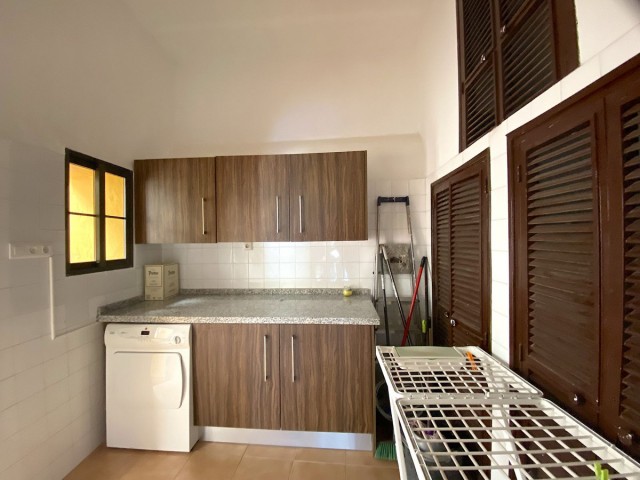 5 Bedrooms Villa in Mijas