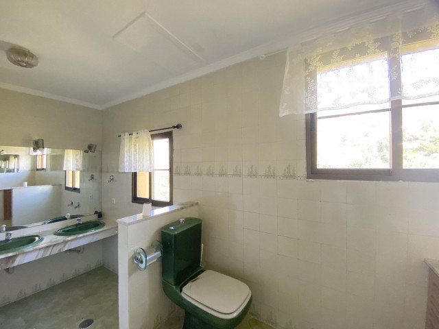 5 Bedrooms Villa in Mijas