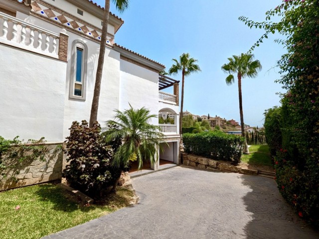 4 Bedrooms Villa in Mijas Golf