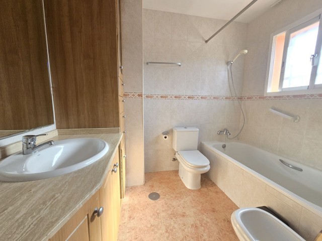 3 Slaapkamer Rijtjeshuis in Marbella