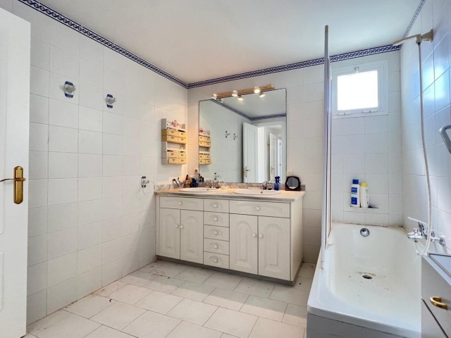 3 Bedrooms Townhouse in Estepona