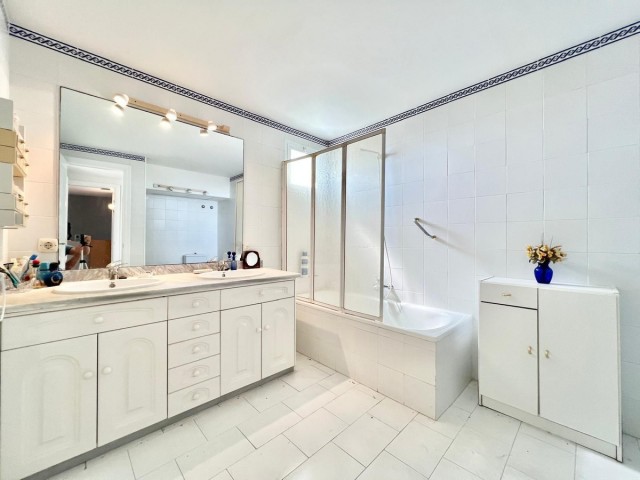 3 Bedrooms Townhouse in Estepona